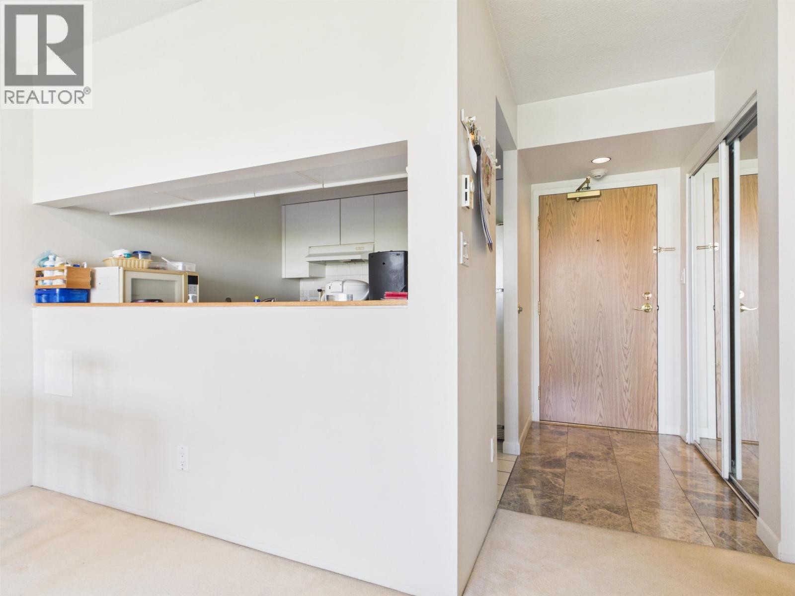 1007 9633 Manchester Drive Property Photo 3