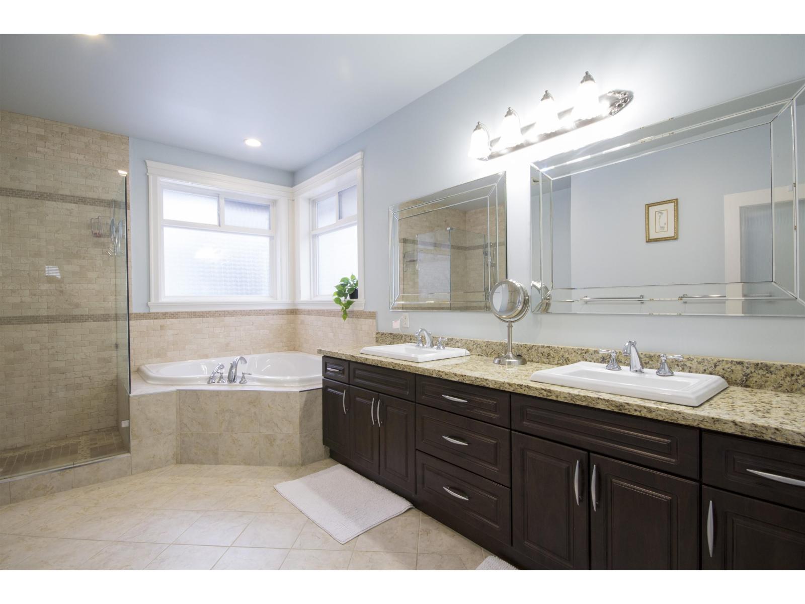 12136 100a Avenue Property Photo 9