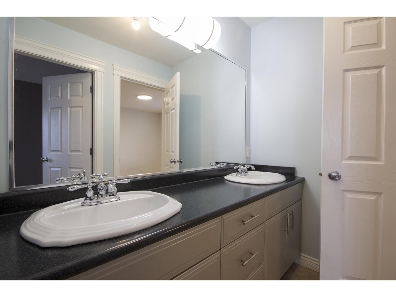 12136 100a Avenue Property Photo 19