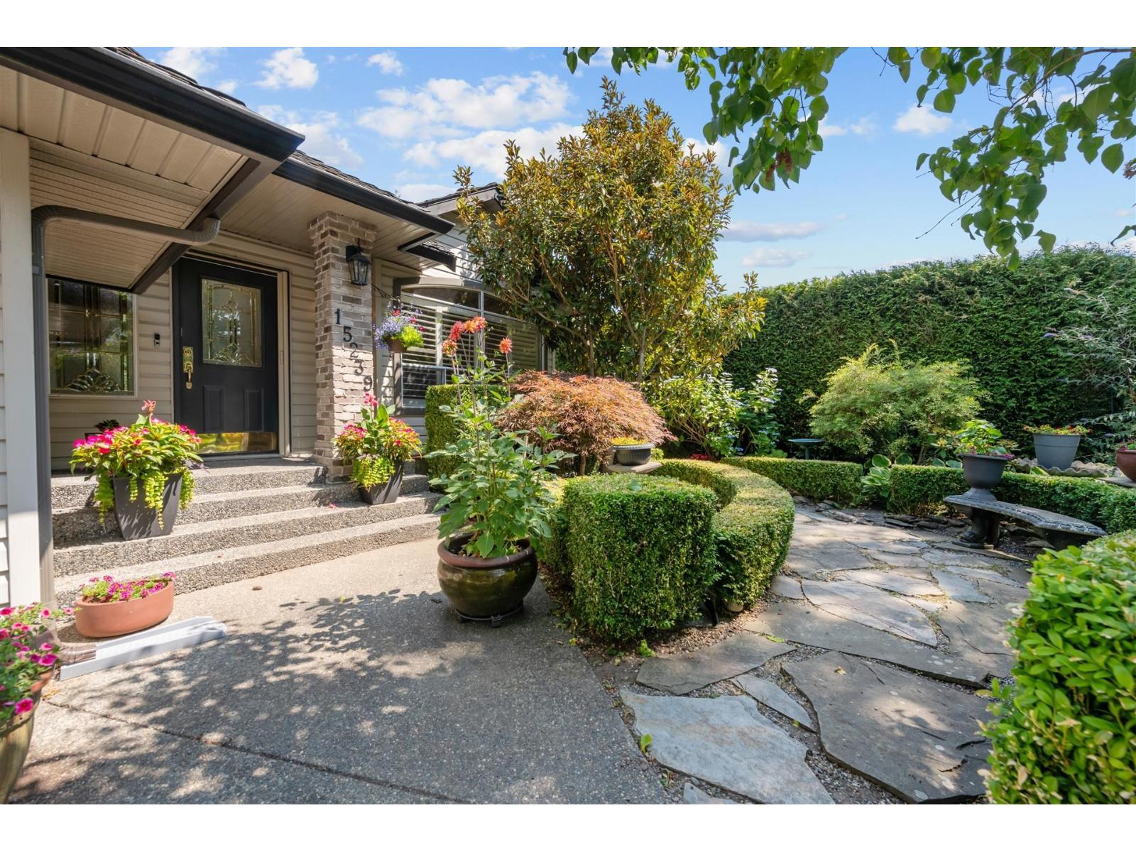 15239 29a Avenue Property Photo 1