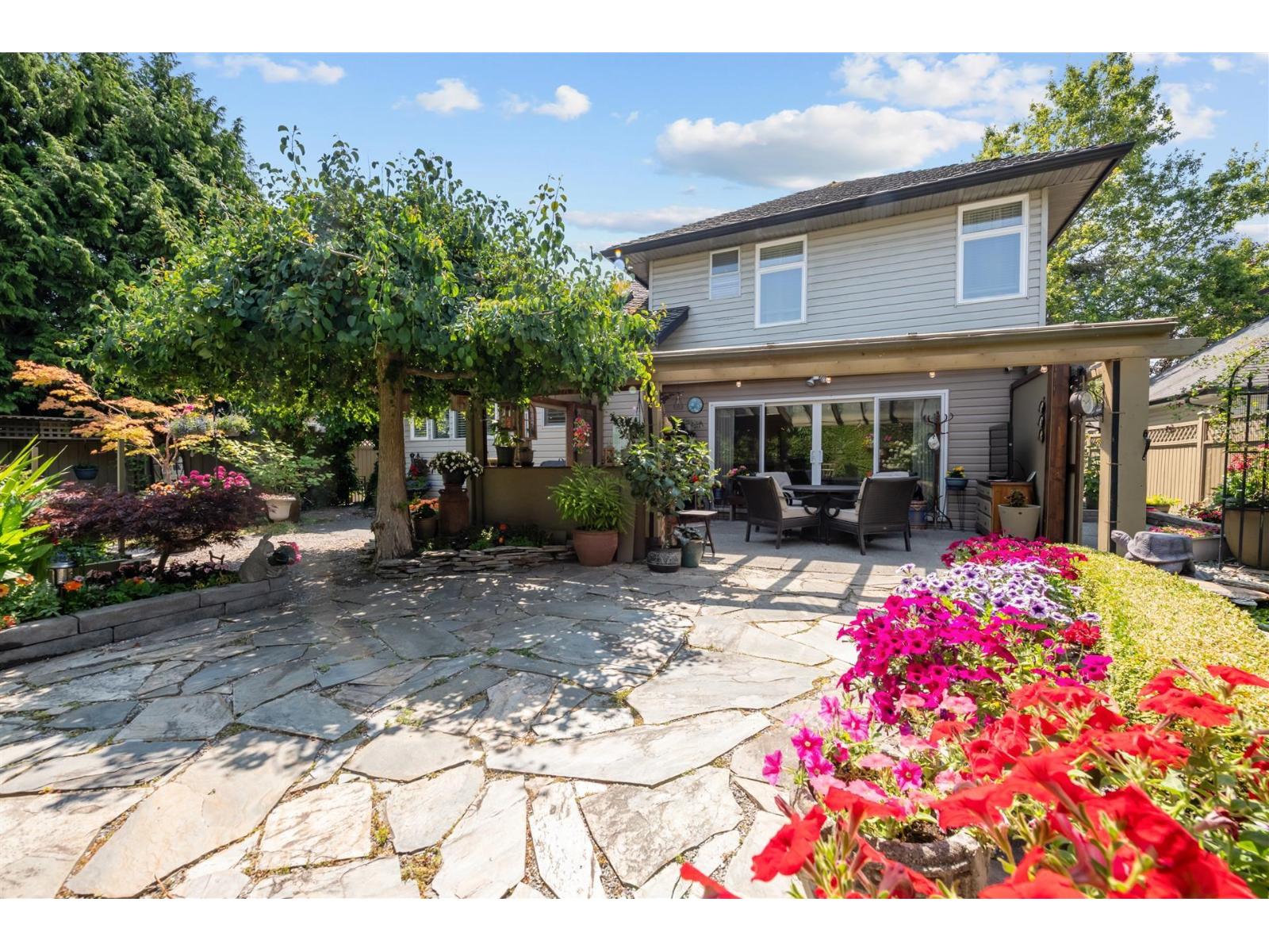 15239 29a Avenue Property Photo 1