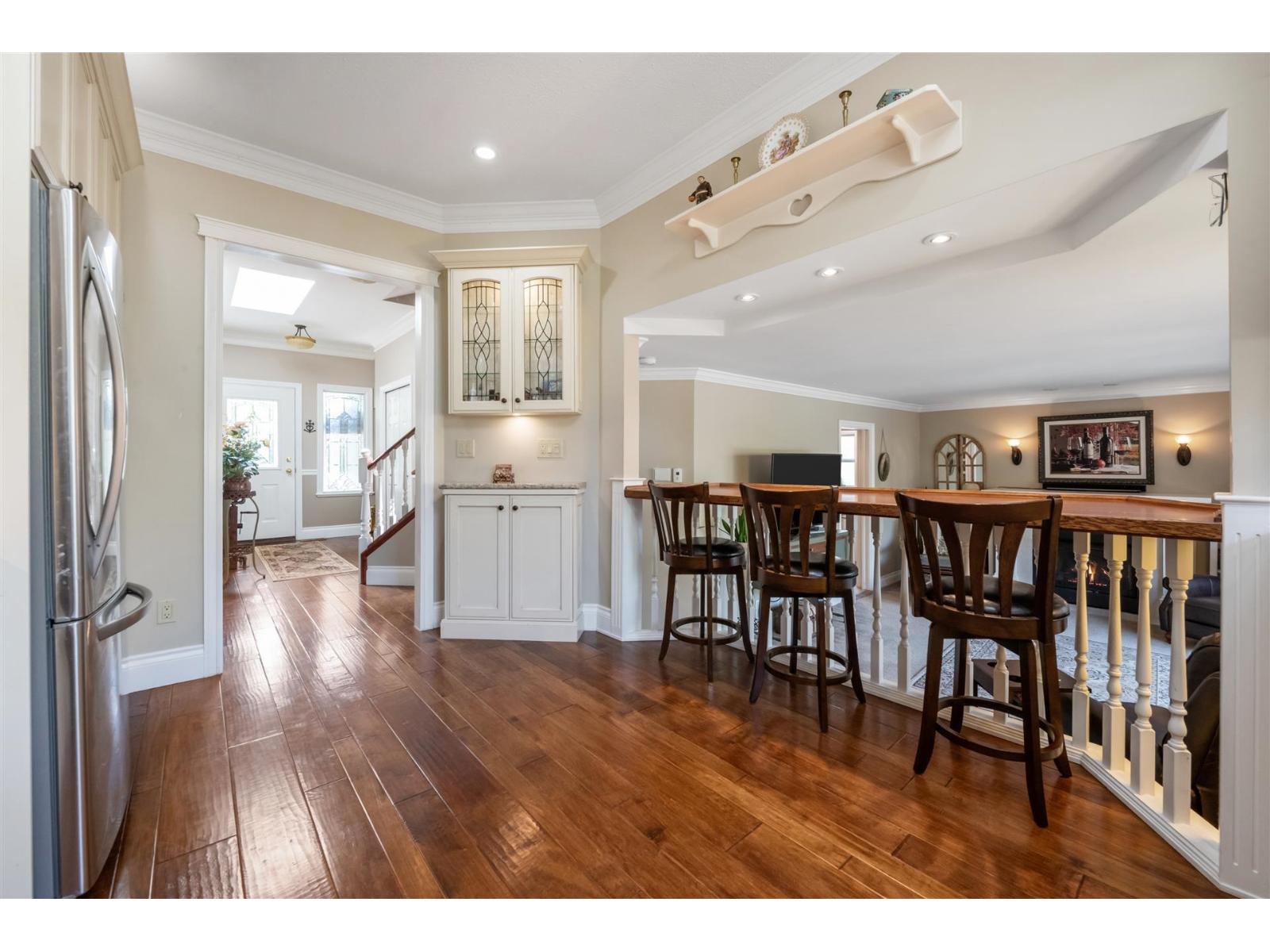 15239 29a Avenue Property Photo 8