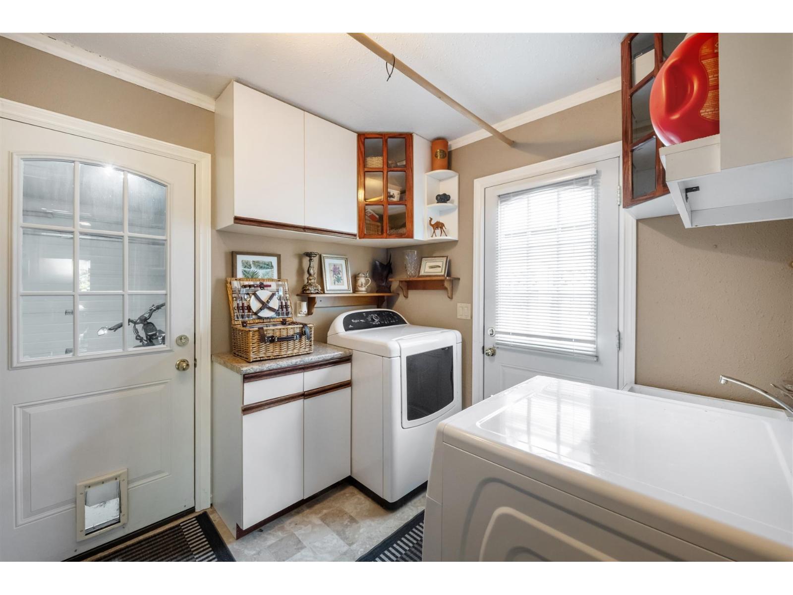 15239 29a Avenue Property Photo 37