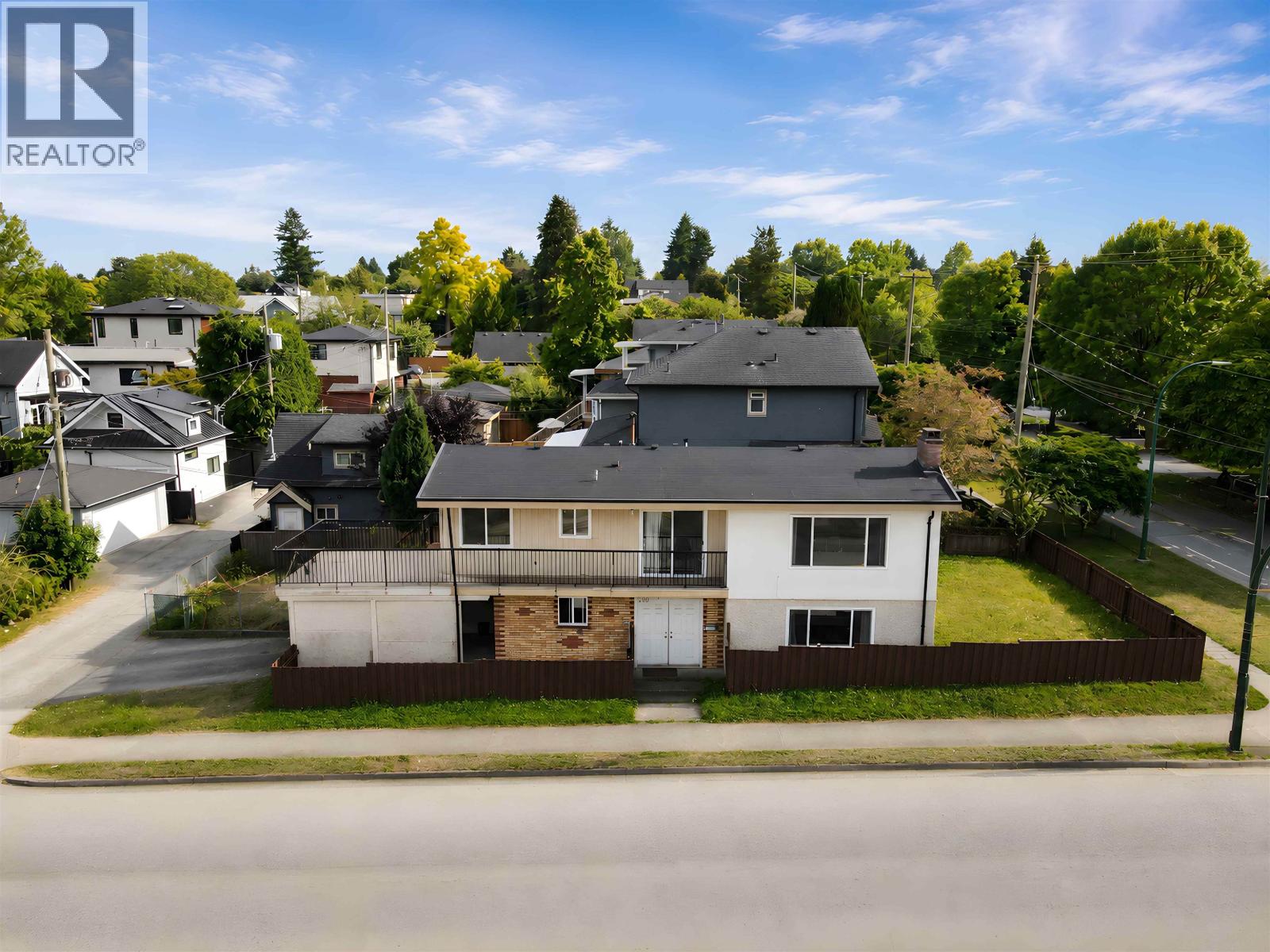 1020 E KING EDWARD AVENUE