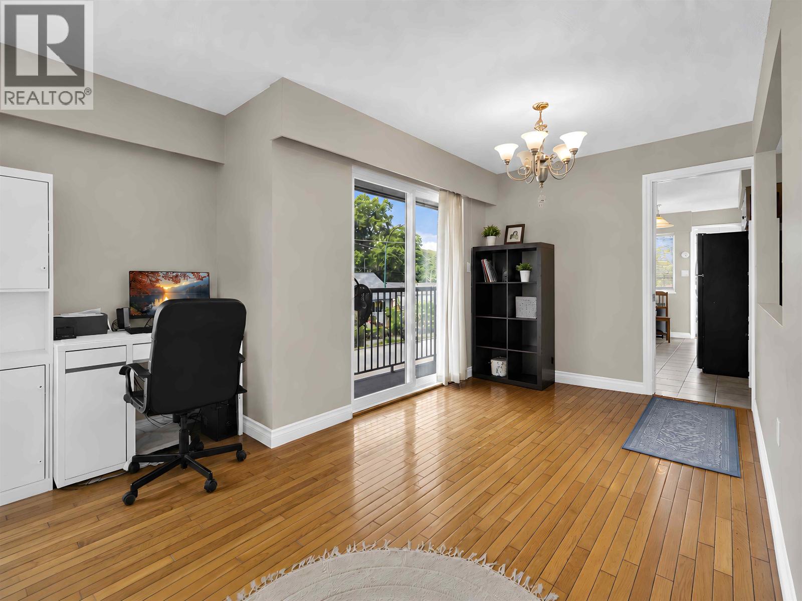 1020 E King Edward Avenue Property Photo 11