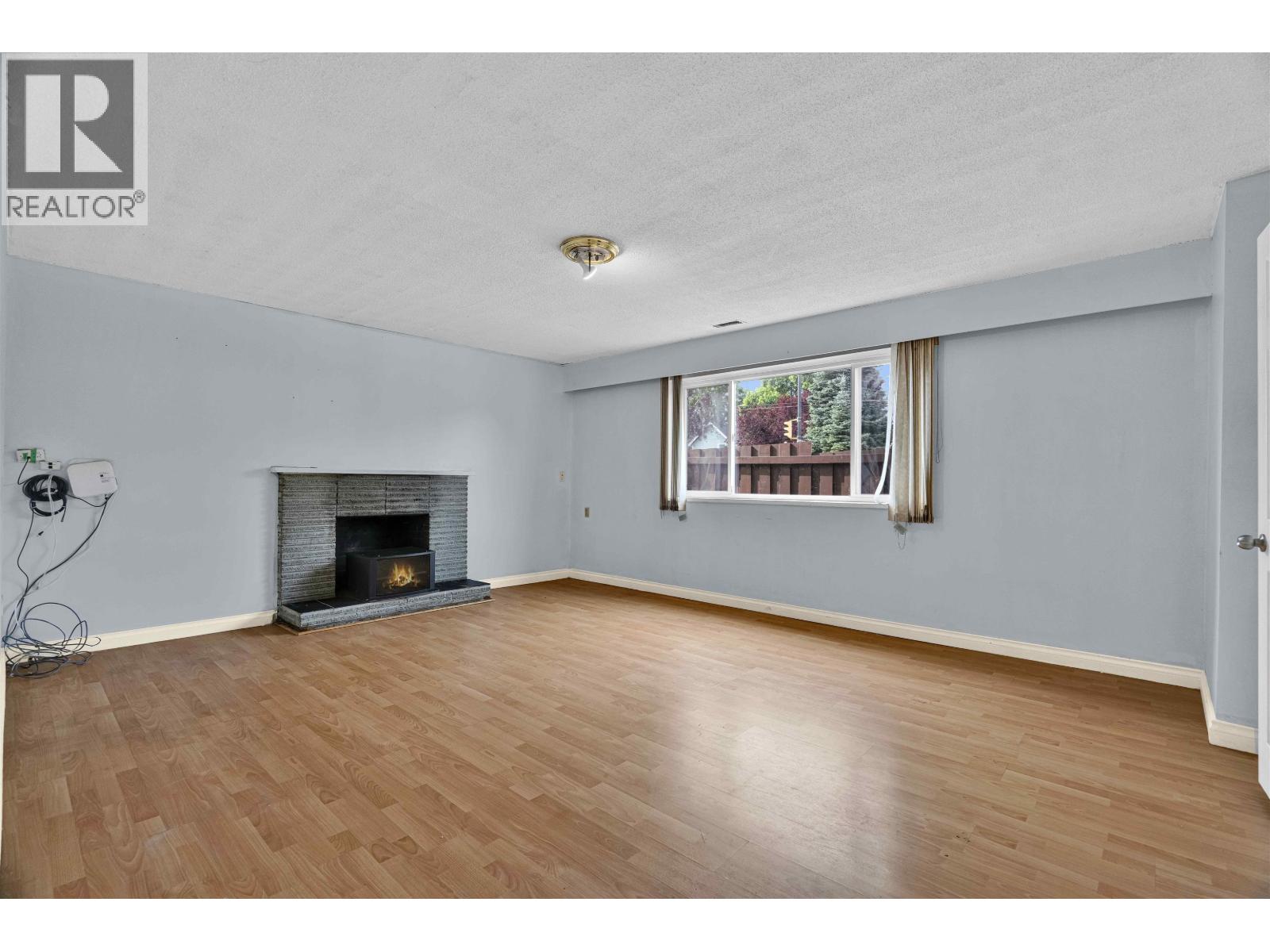 1020 E King Edward Avenue Property Photo 27