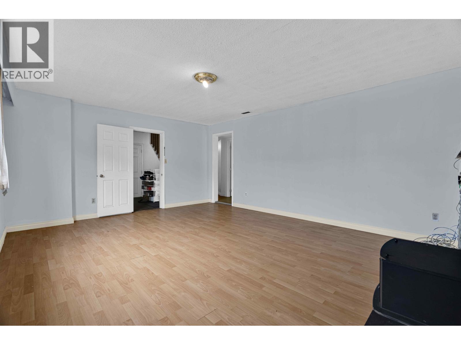 1020 E King Edward Avenue Property Photo 28