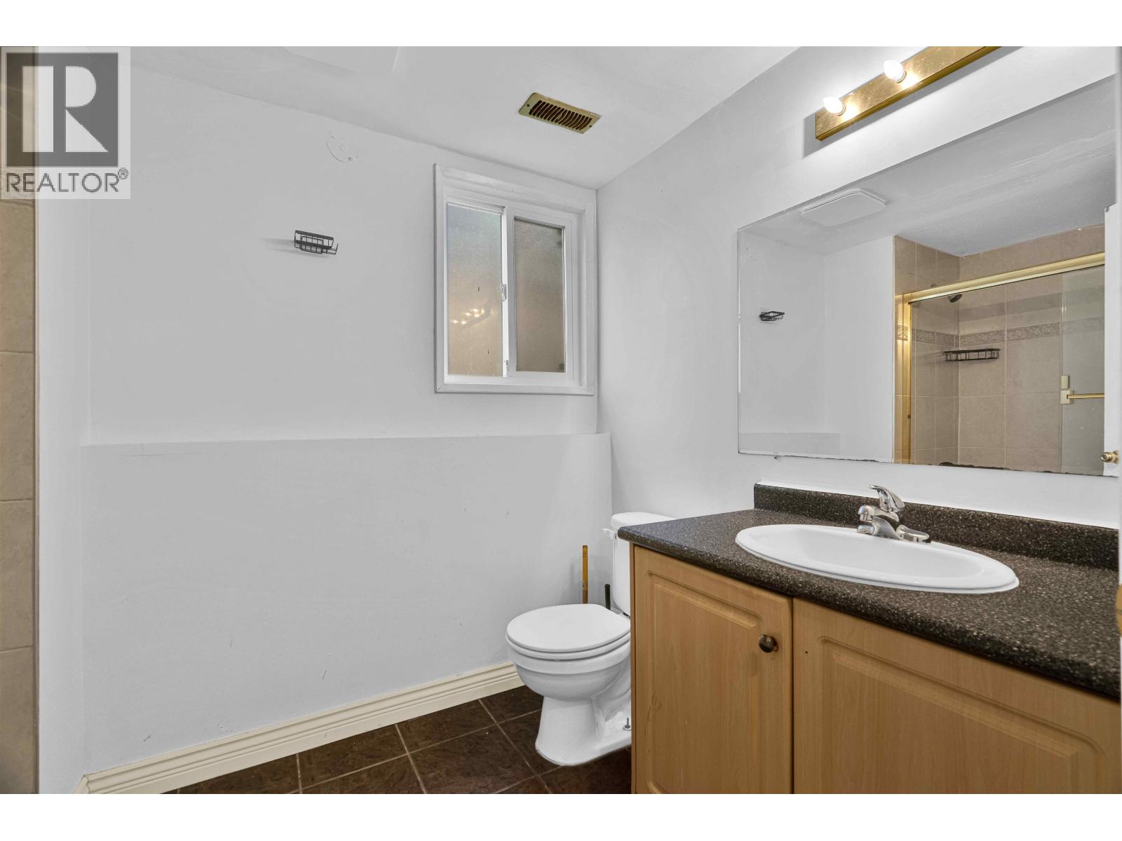 1020 E King Edward Avenue Property Photo 34