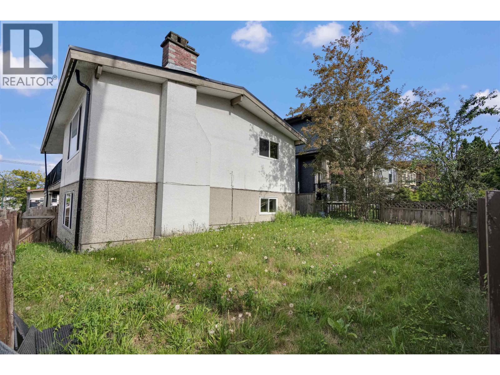 1020 E King Edward Avenue Property Photo 36