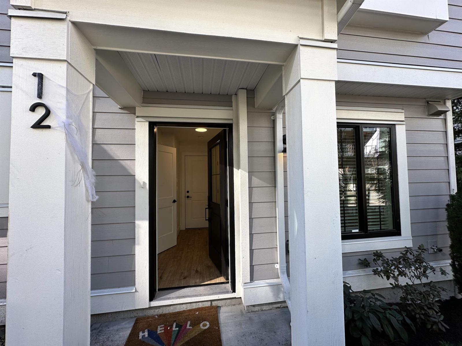 12 20189 84 Avenue Property Photo 3