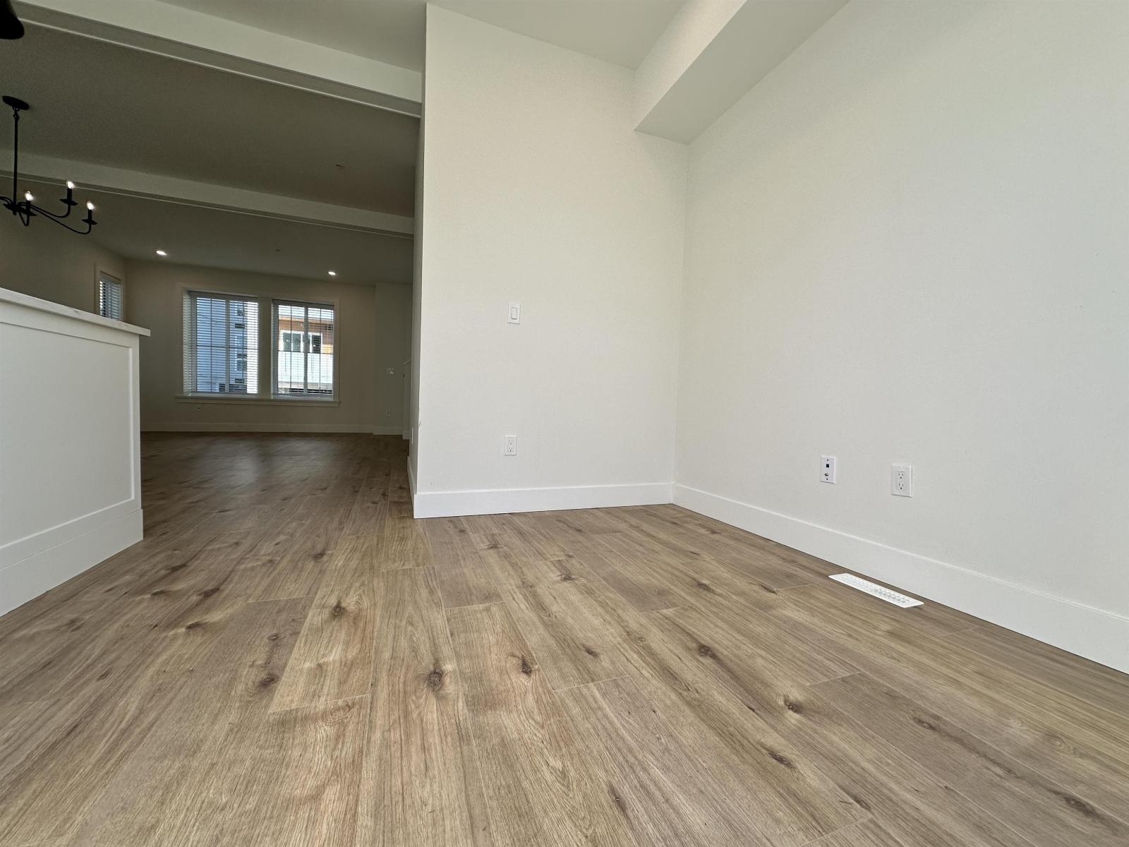 12 20189 84 Avenue Property Photo 11