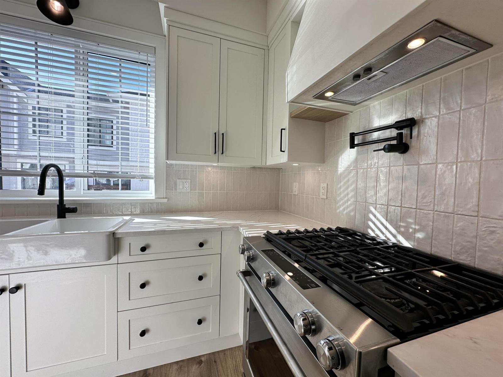 12 20189 84 Avenue Property Photo 14