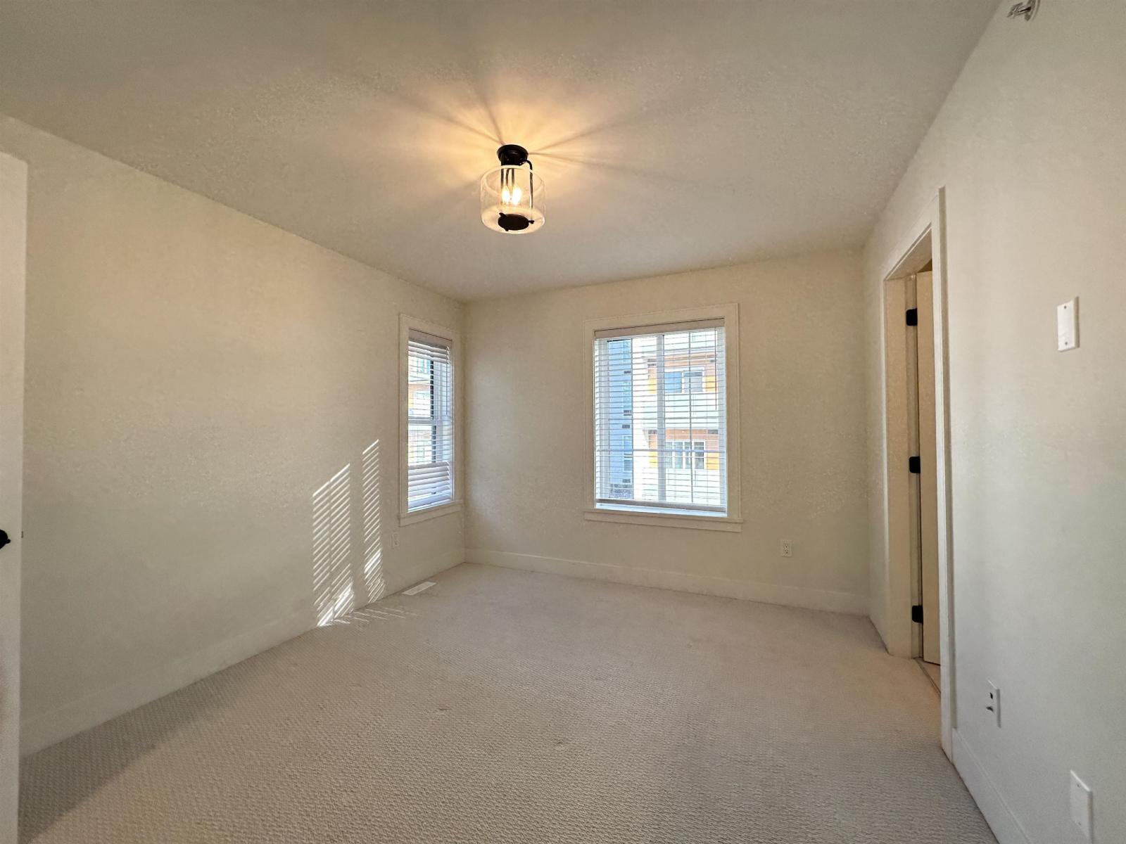 12 20189 84 Avenue Property Photo 31