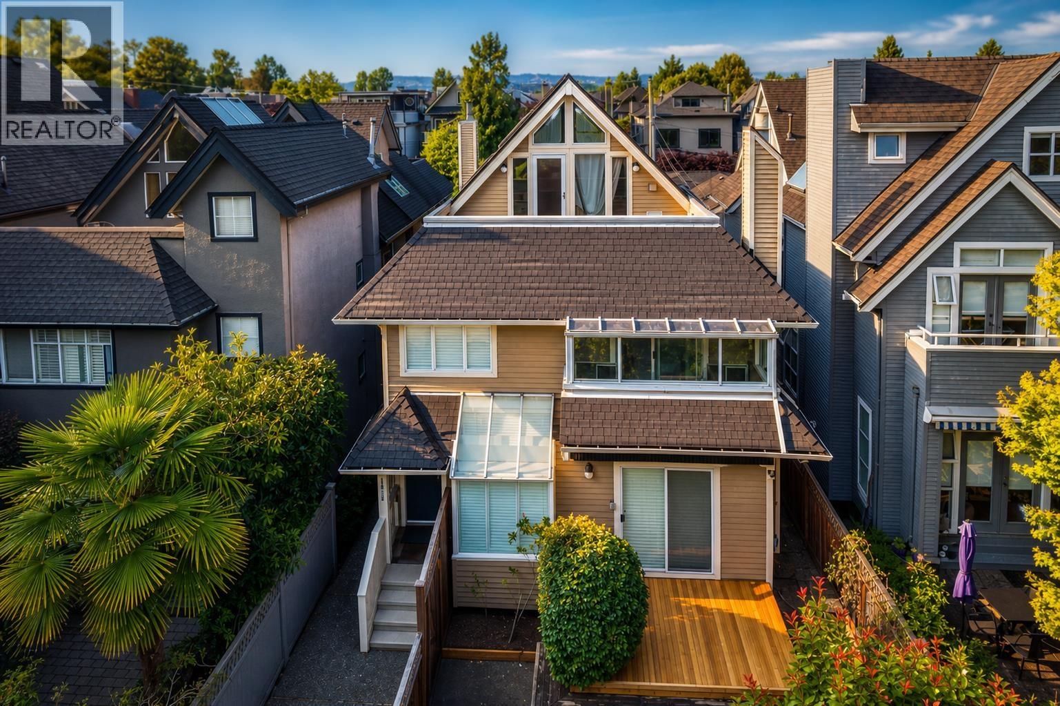 1921 CREELMAN AVENUE
