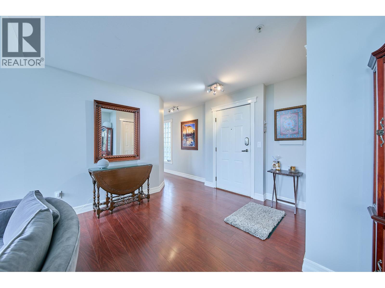 405 11519 Burnett Street Property Photo 3