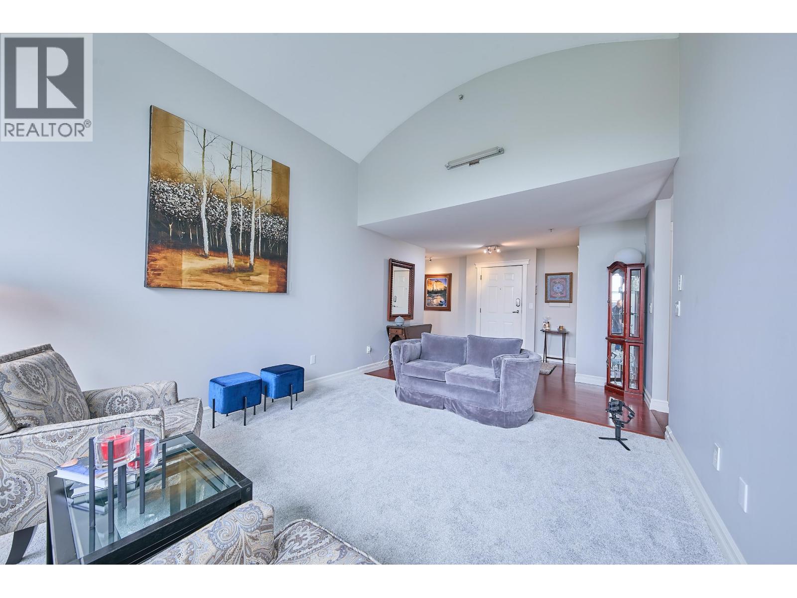 405 11519 Burnett Street Property Photo 6
