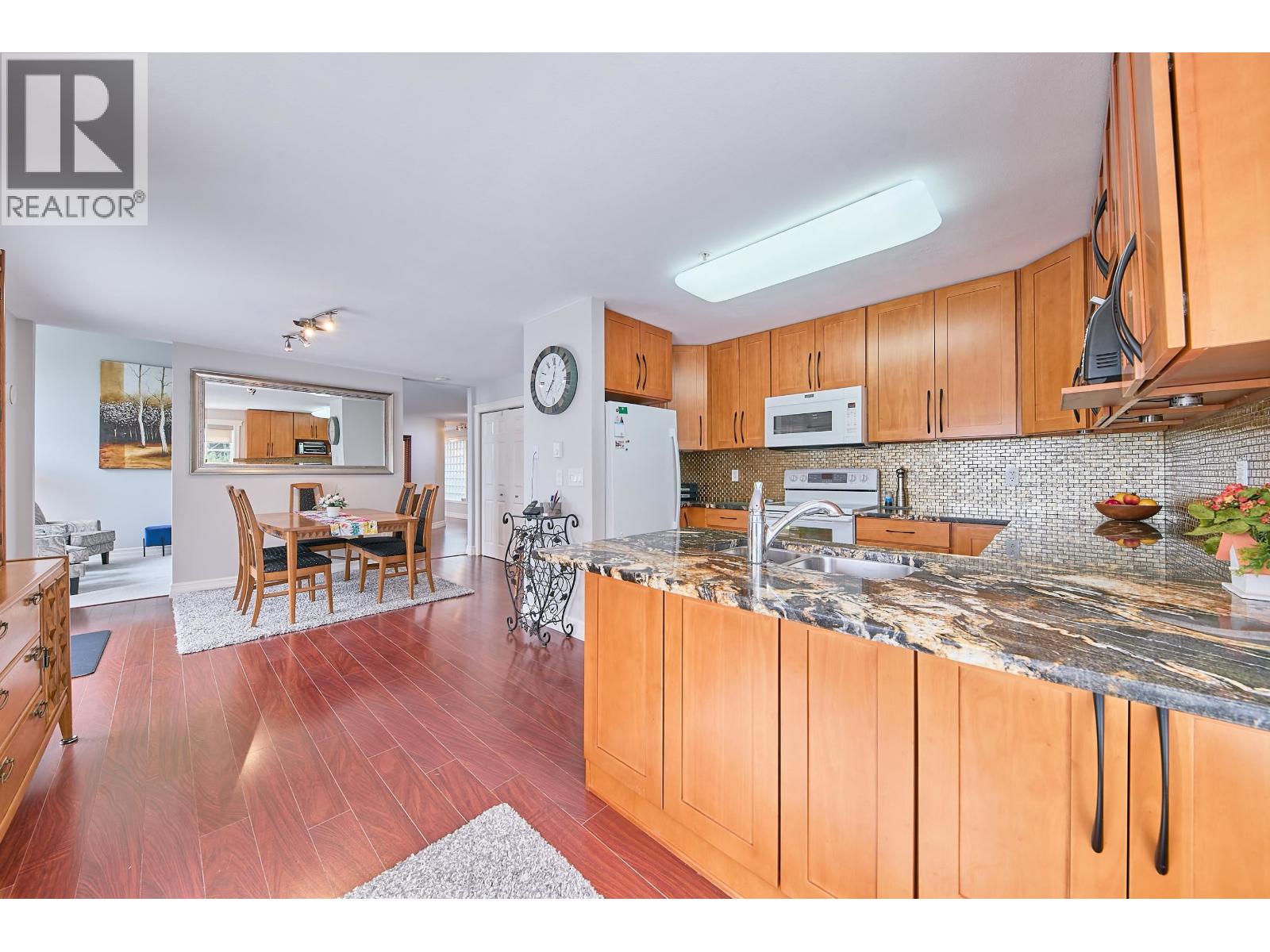 405 11519 Burnett Street Property Photo 10