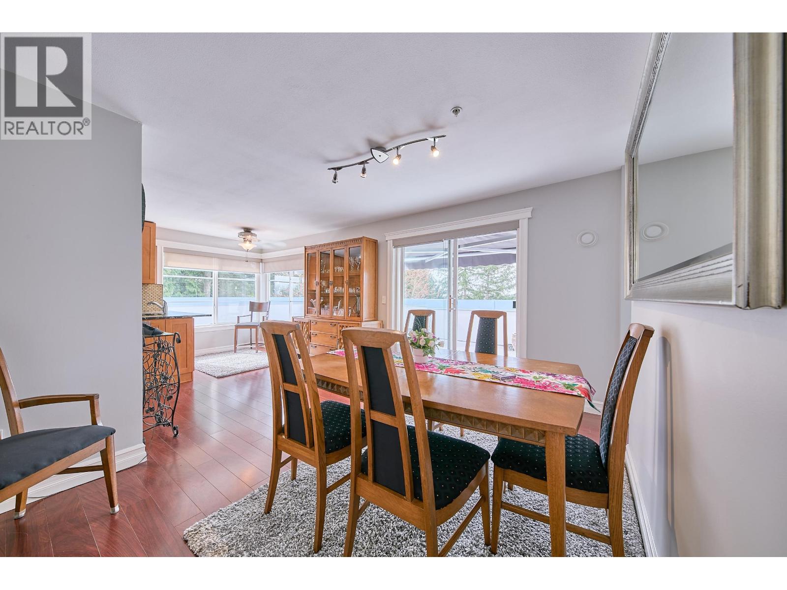 405 11519 Burnett Street Property Photo 11