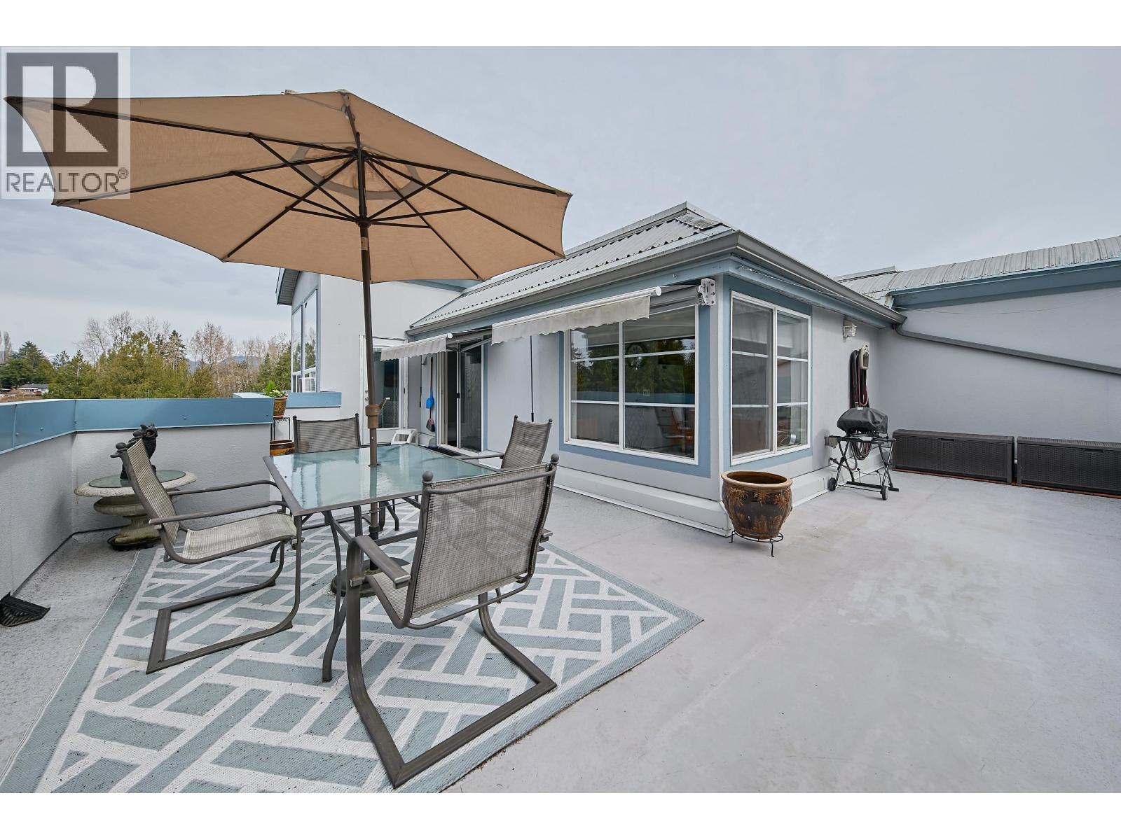 405 11519 Burnett Street Property Photo 15