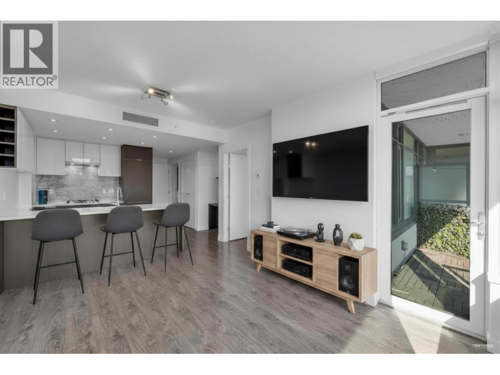 1801 110 Switchmen Street Property Photo 3