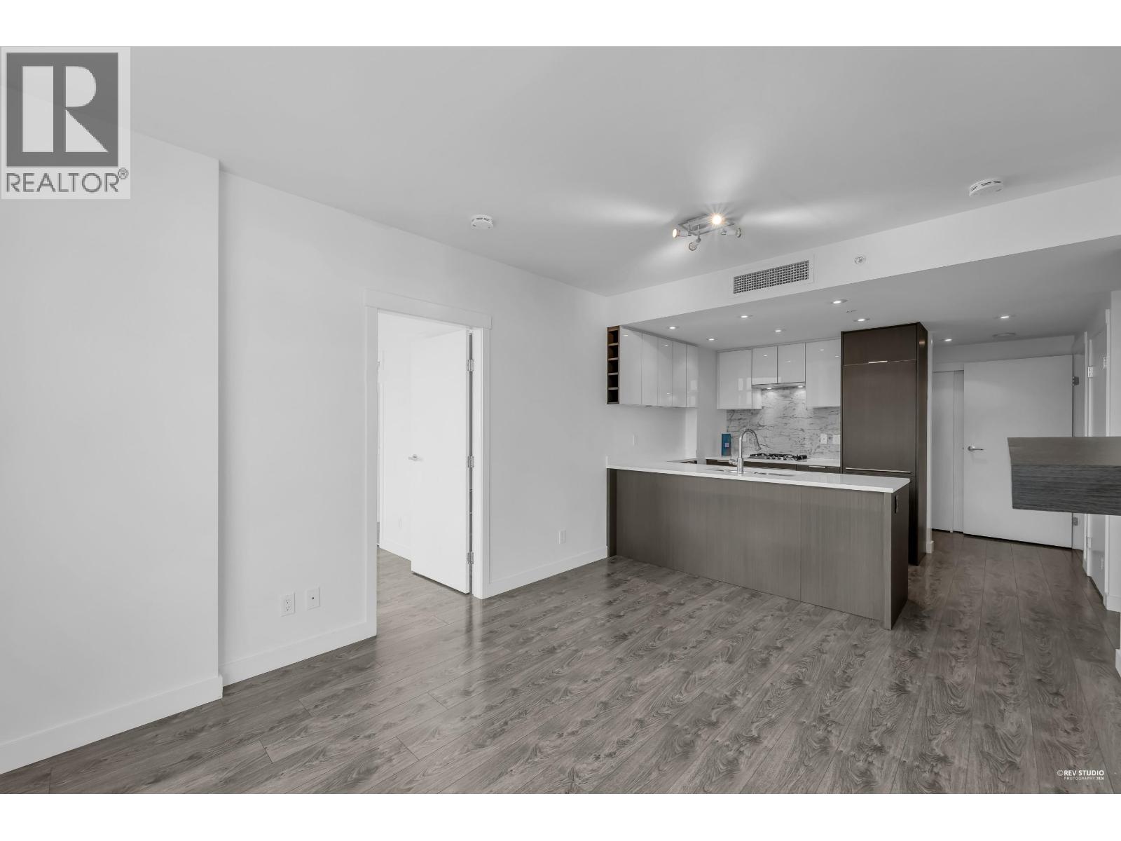 1801 110 Switchmen Street Property Photo 6