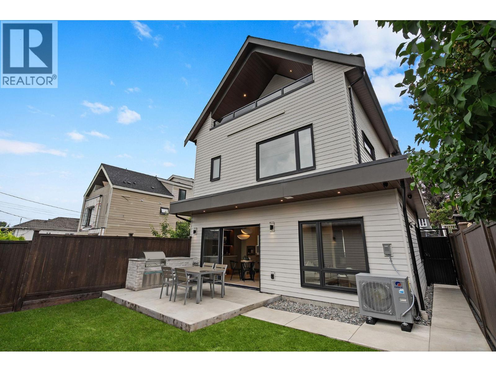 2 2211 William Street Property Photo 1