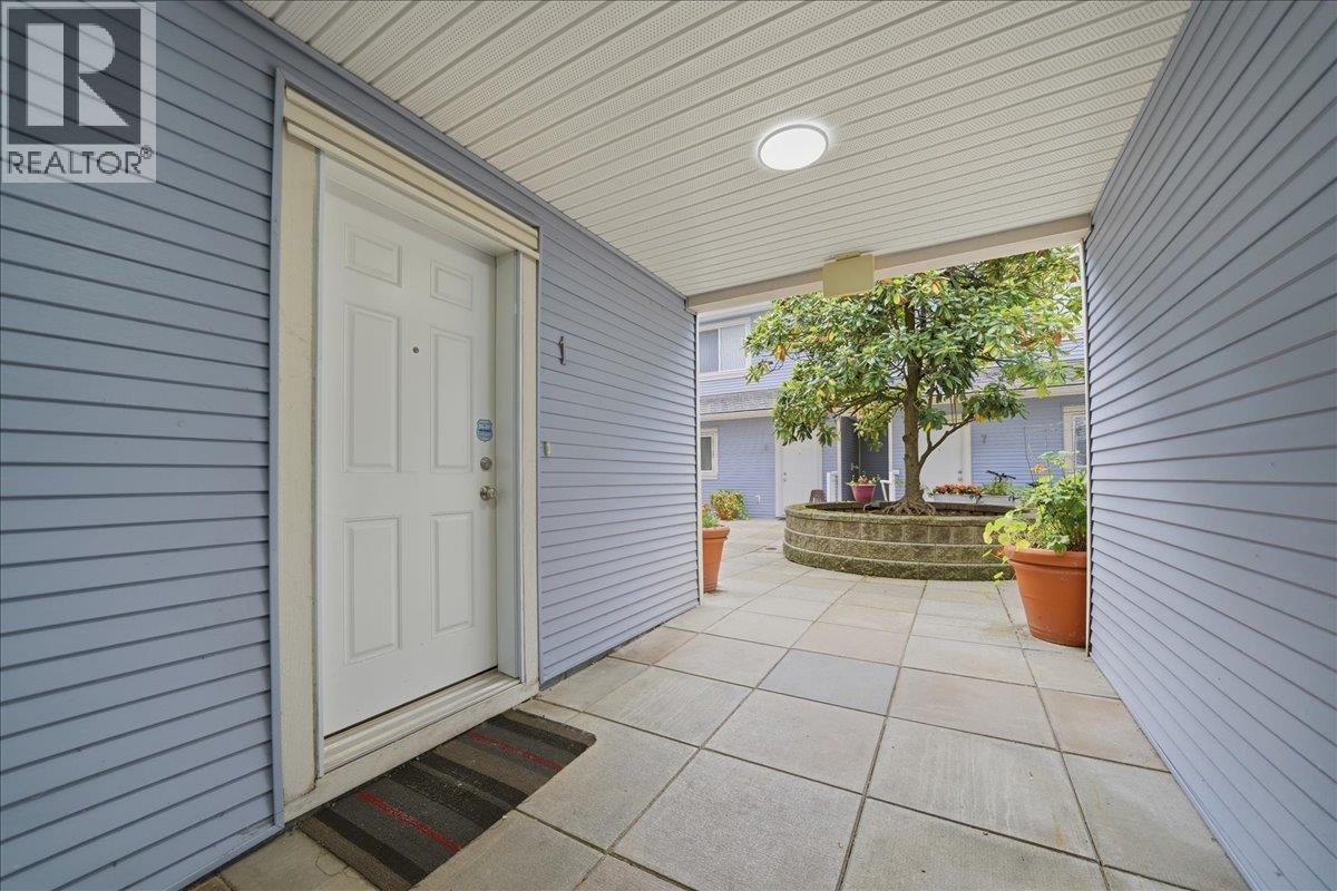 1 7128 17th Avenue Property Photo 4