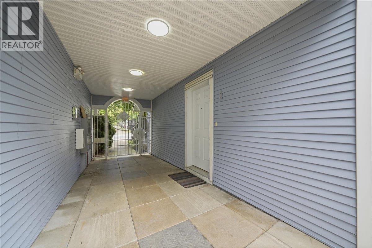 1 7128 17th Avenue Property Photo 5
