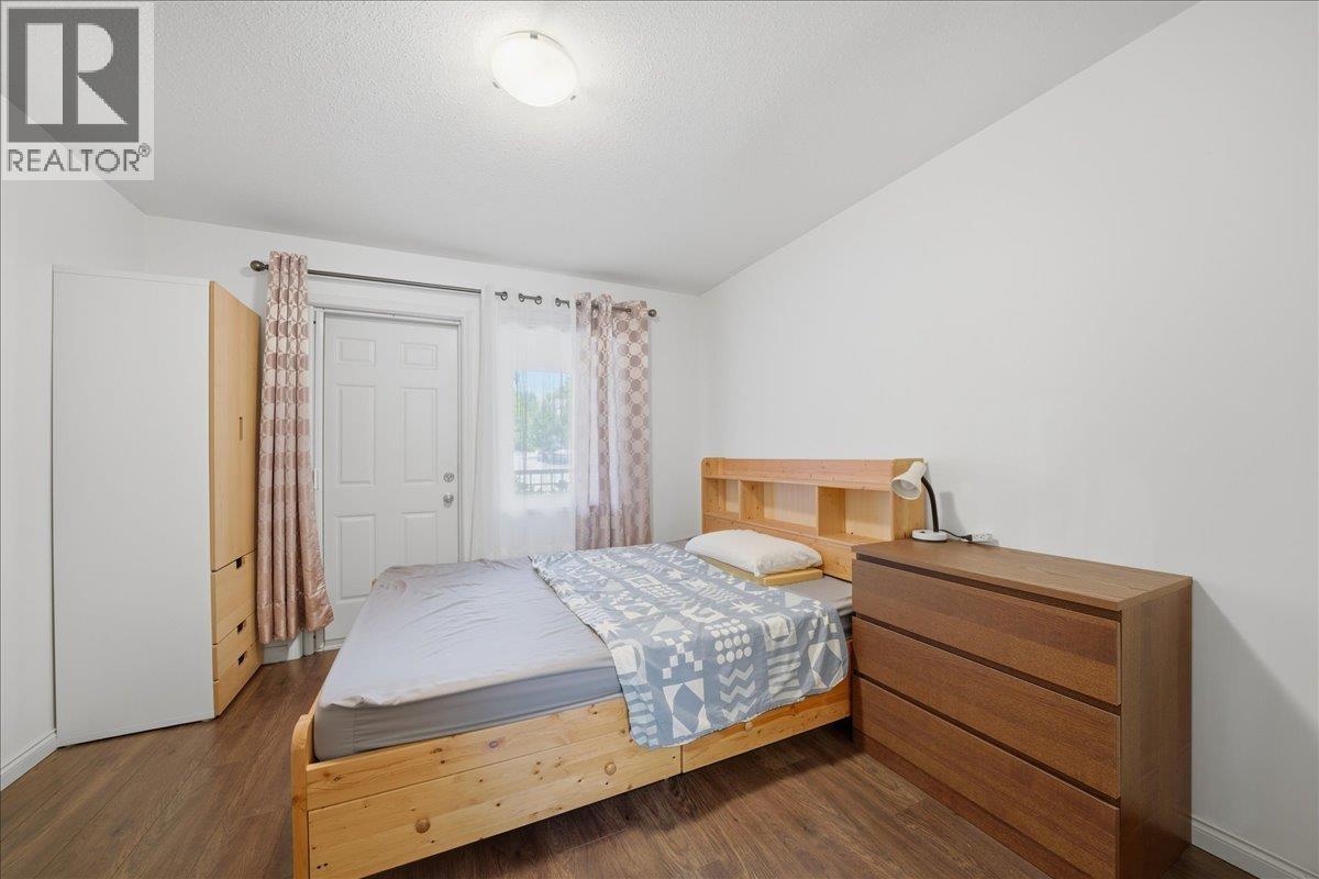 1 7128 17th Avenue Property Photo 10