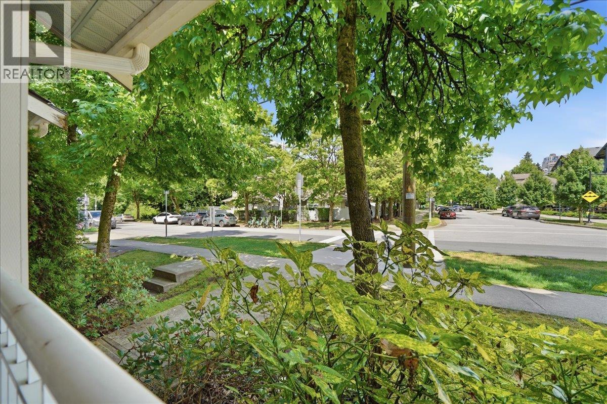 1 7128 17th Avenue Property Photo 12