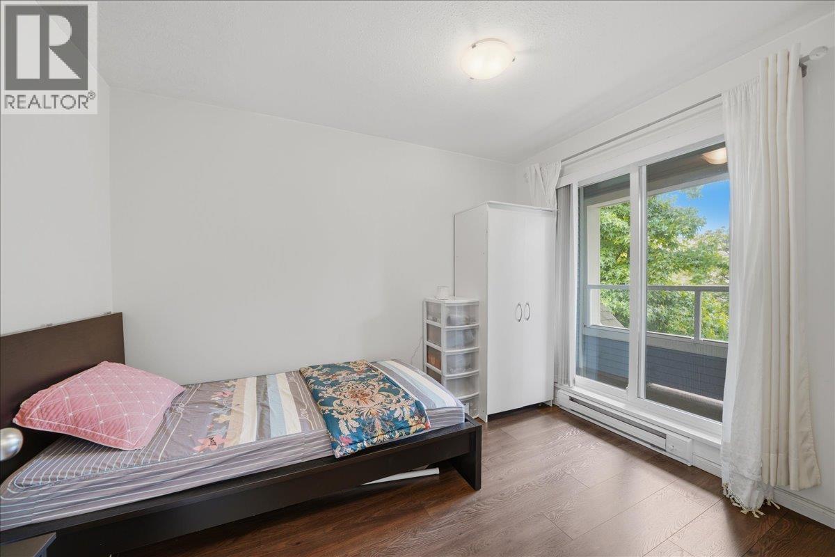 1 7128 17th Avenue Property Photo 26