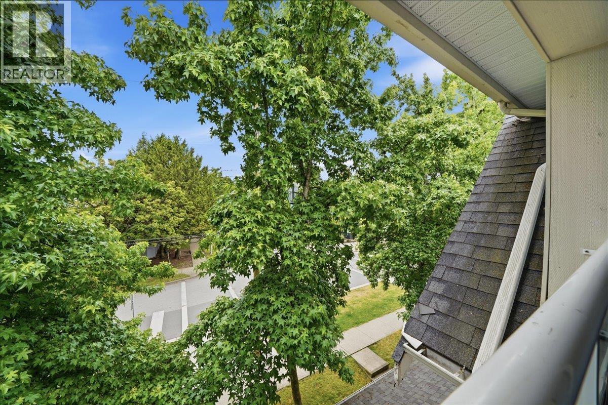 1 7128 17th Avenue Property Photo 28