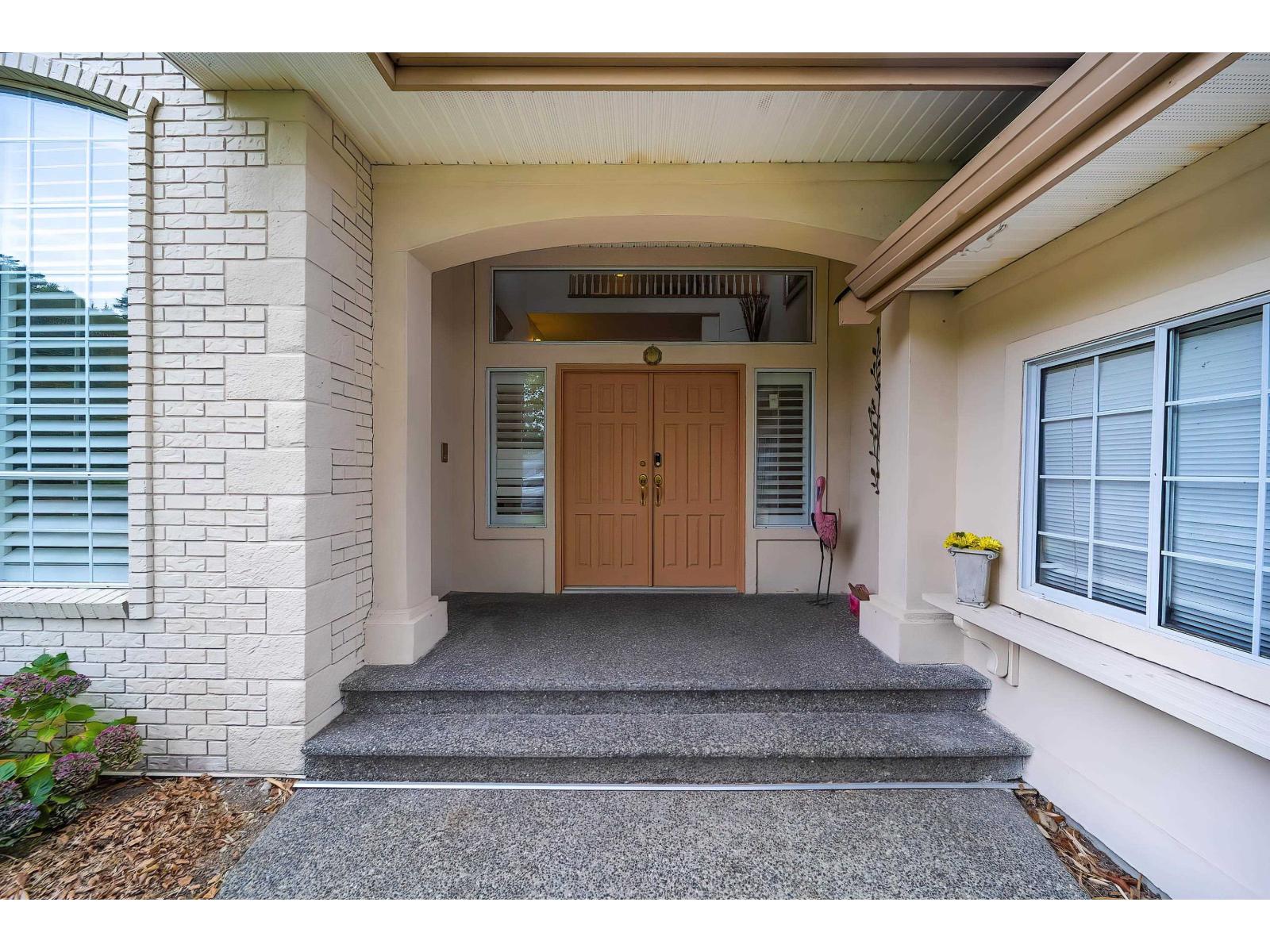 14872 25a Avenue Property Photo 5