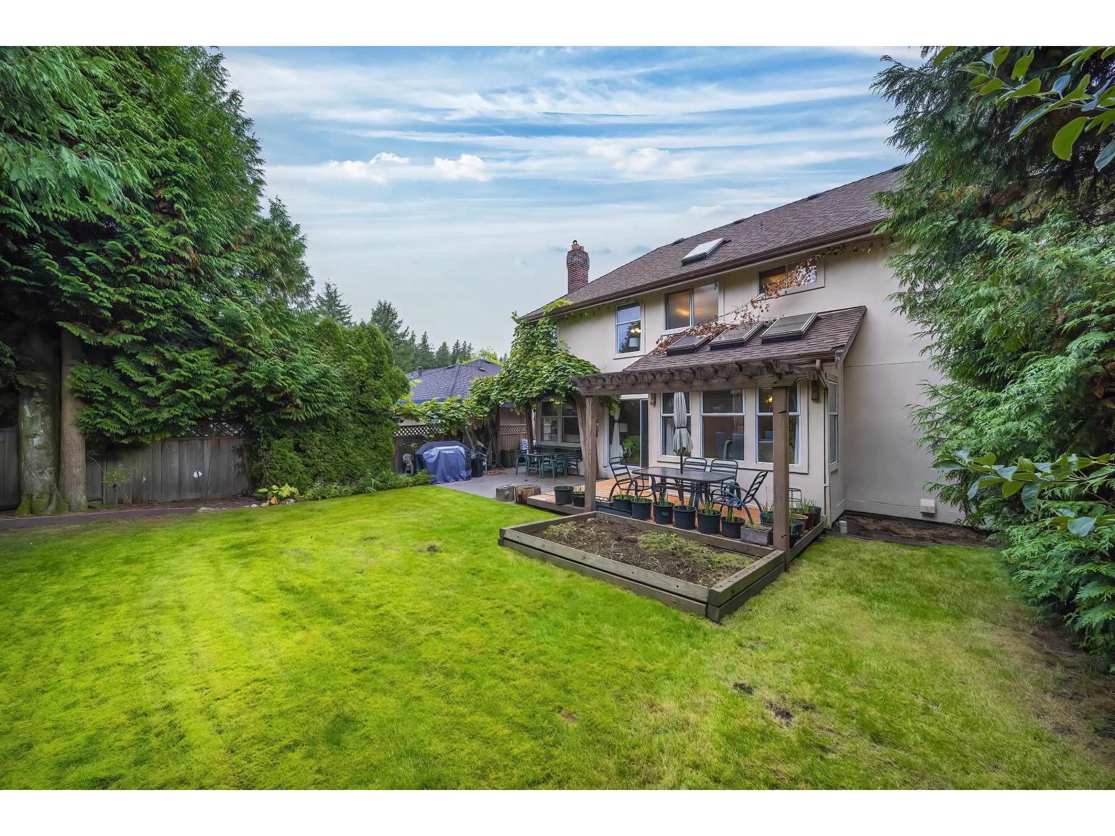 14872 25a Avenue Property Photo 7