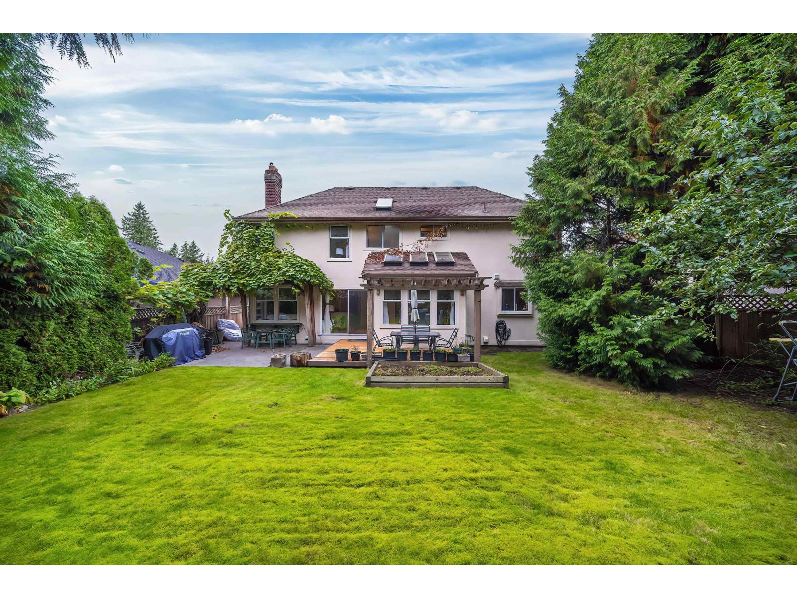 14872 25a Avenue Property Photo 8