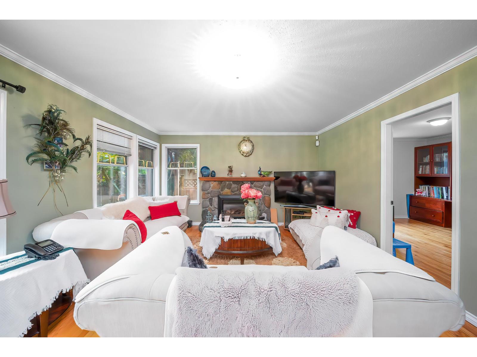 14872 25a Avenue Property Photo 20