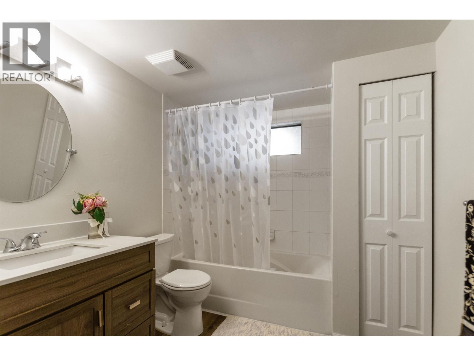401e 3081 Glen Drive Property Photo 11
