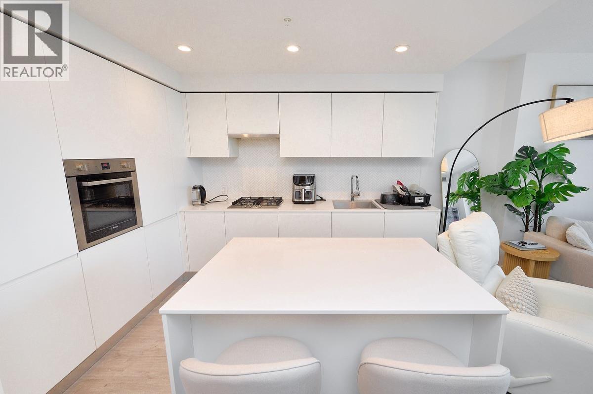 3302 3833 Evergreen Place Property Photo 6