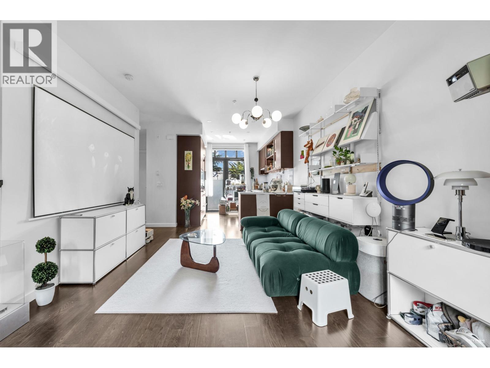 6426 Ash Street Property Photo 4