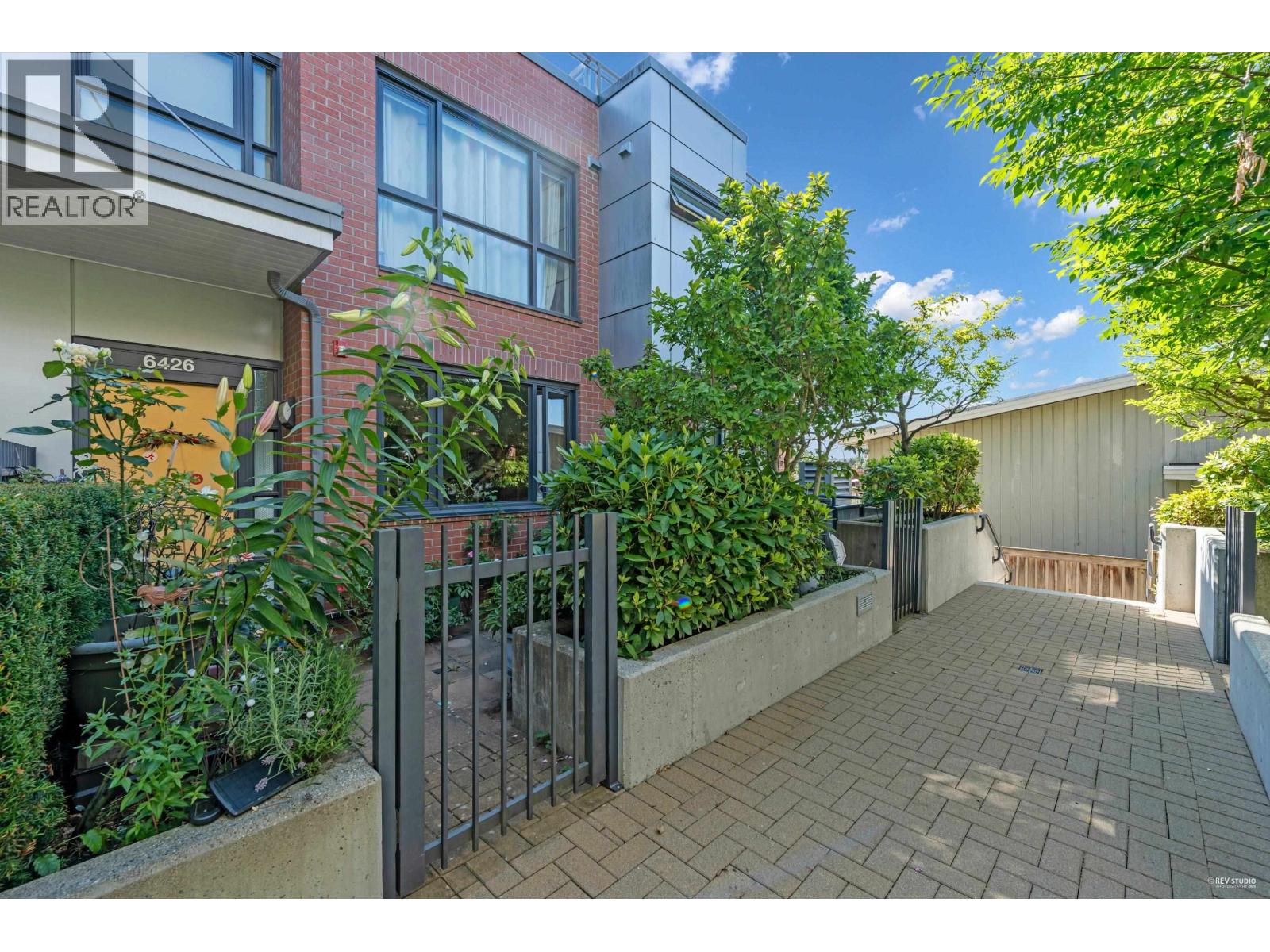 6426 Ash Street Property Photo 6