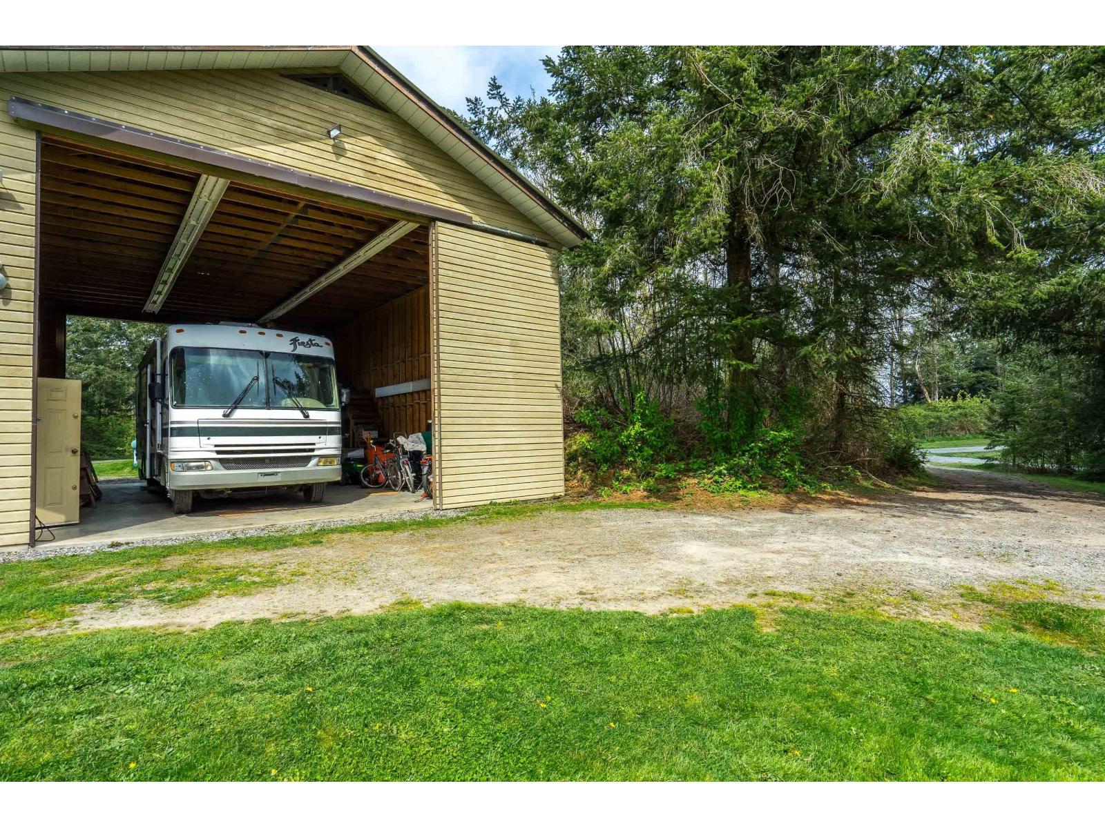 24548 21b Avenue Property Photo 4