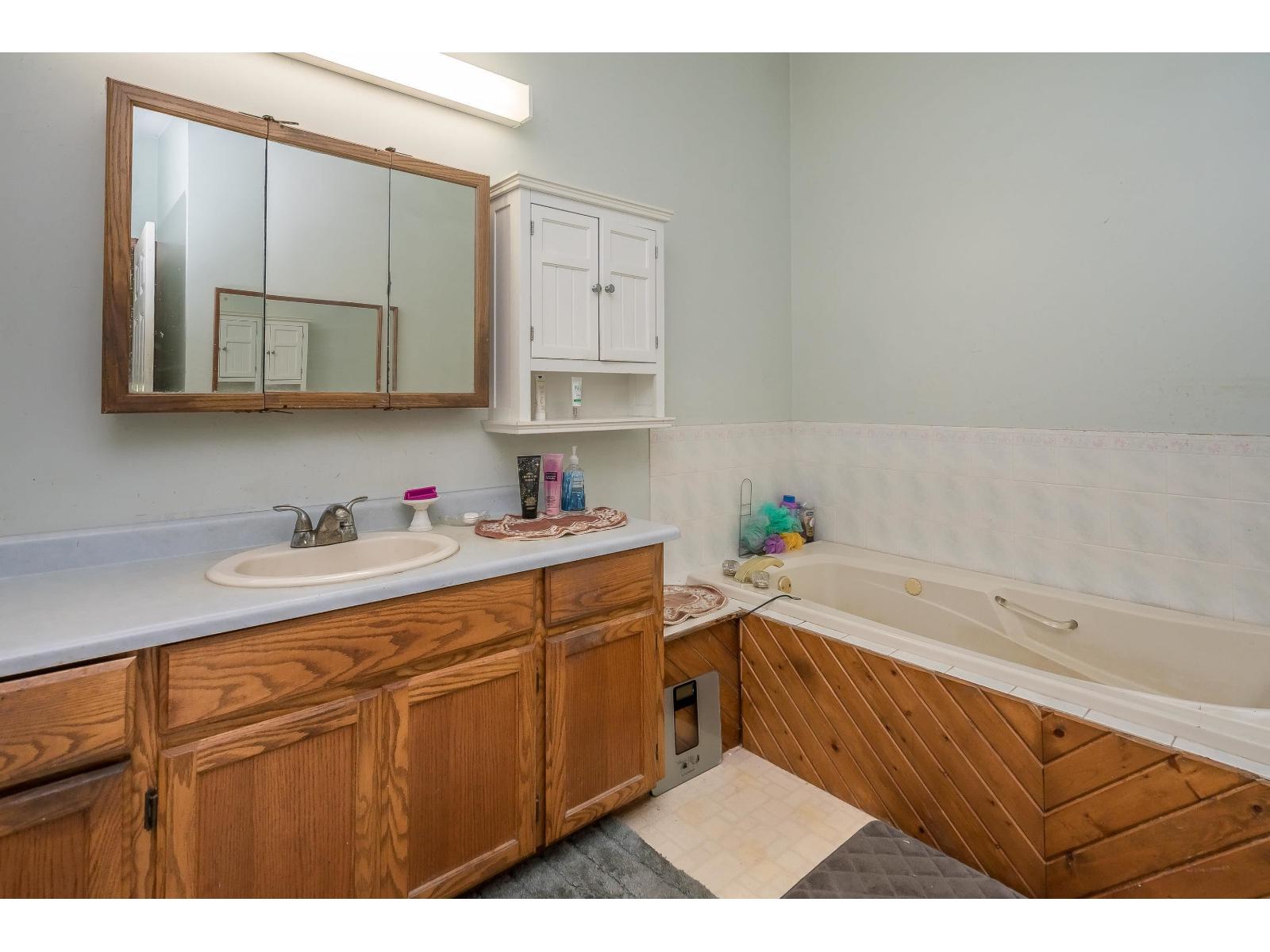 24548 21b Avenue Property Photo 32