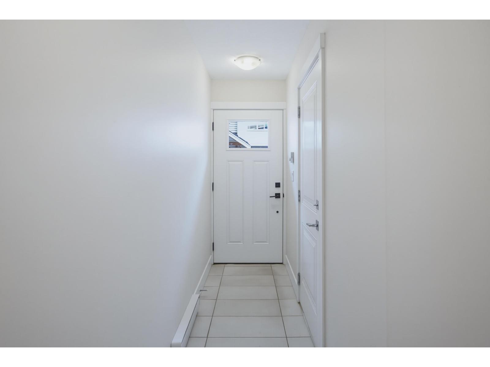 46 20498 82 Avenue Property Photo 4
