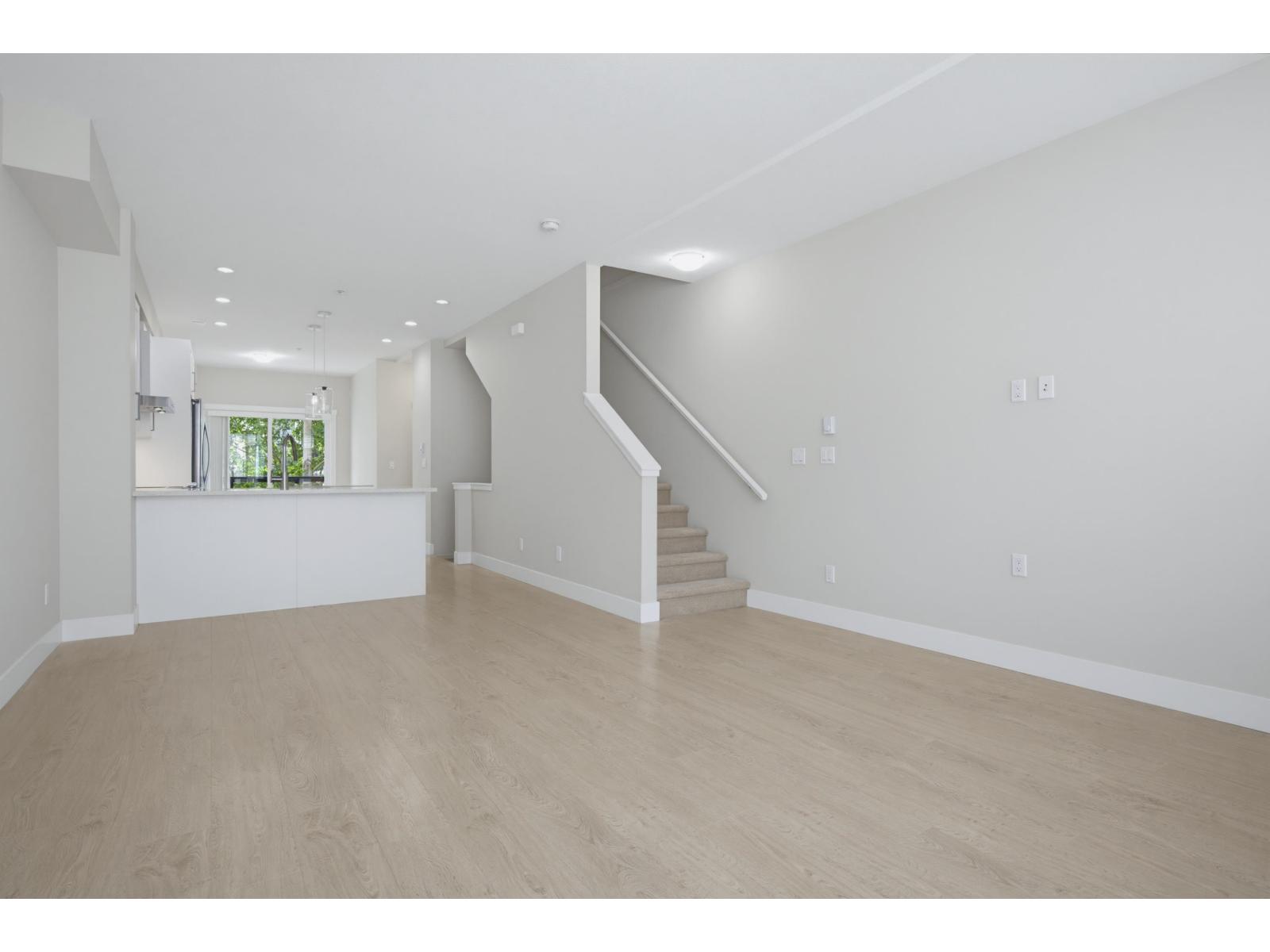 46 20498 82 Avenue Property Photo 9