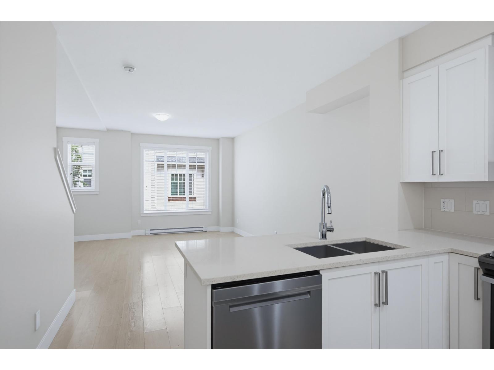 46 20498 82 Avenue Property Photo 16