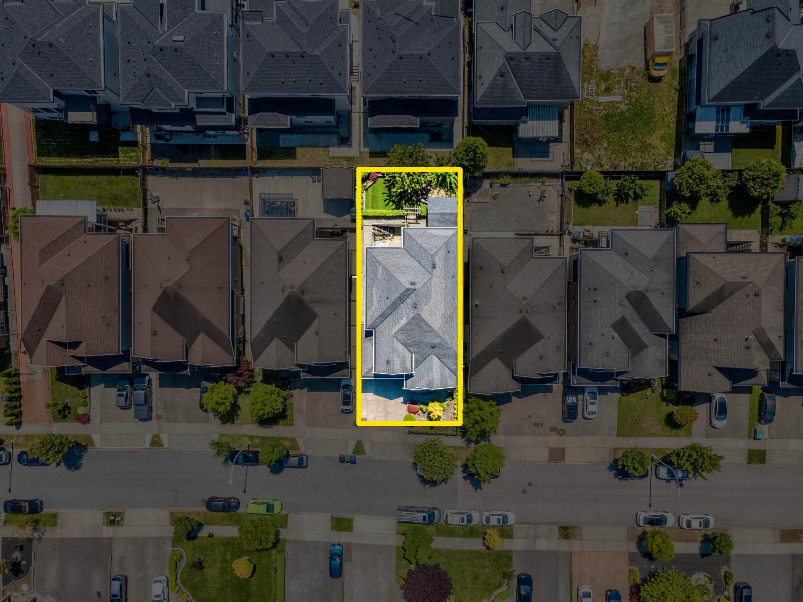 14706 63 Avenue Property Photo 3