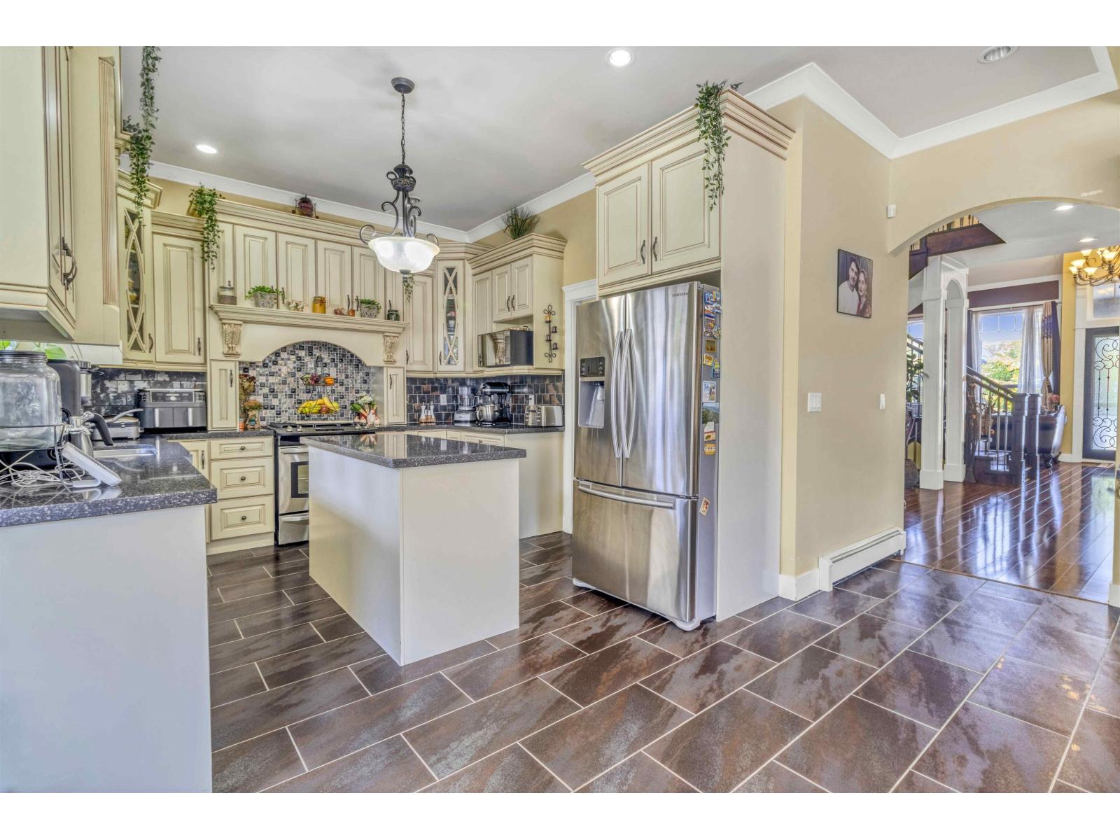14706 63 Avenue Property Photo 17