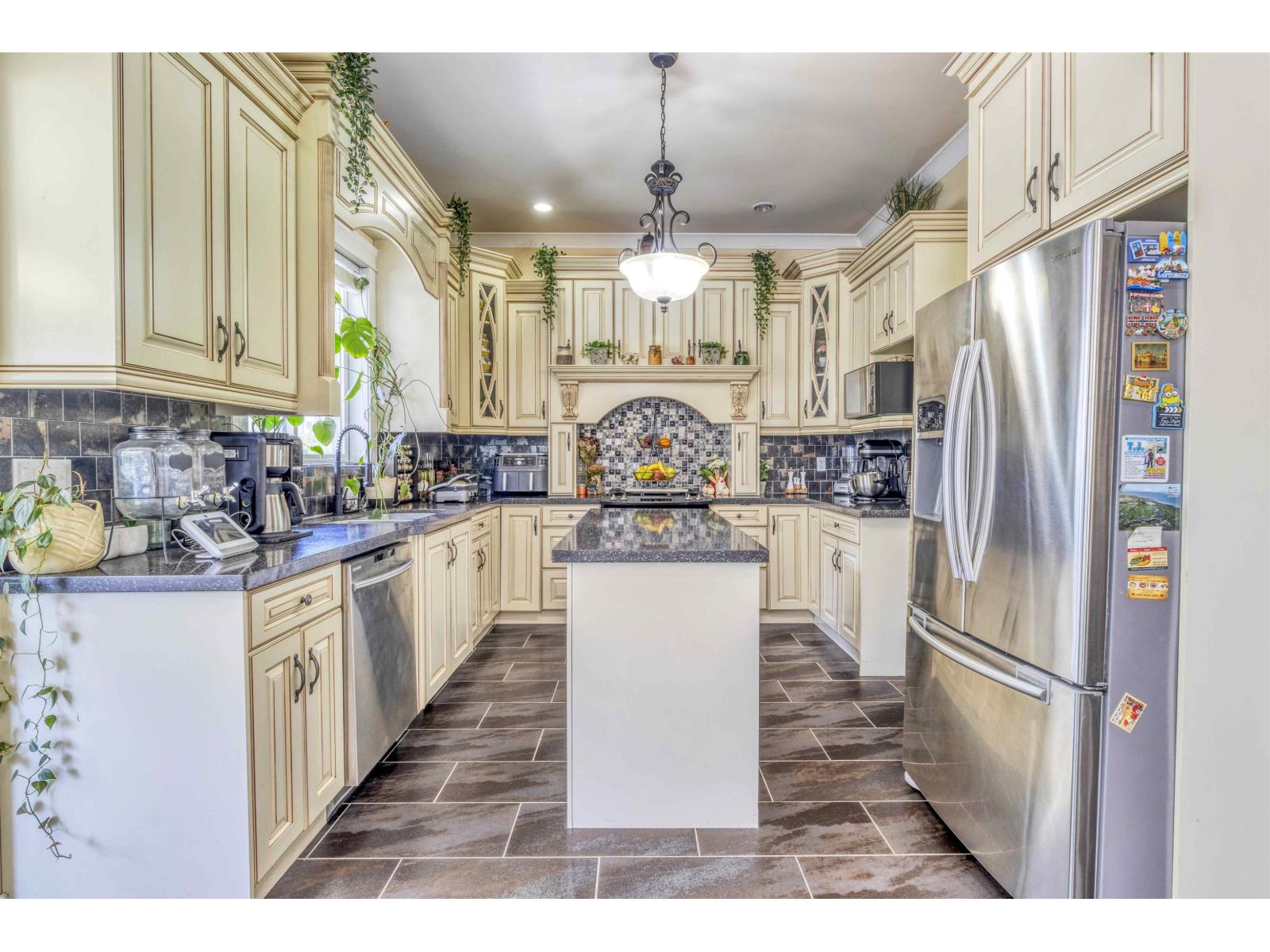 14706 63 Avenue Property Photo 18