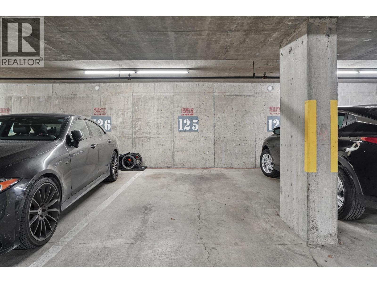 410 1177 Hornby Street Property Photo 17
