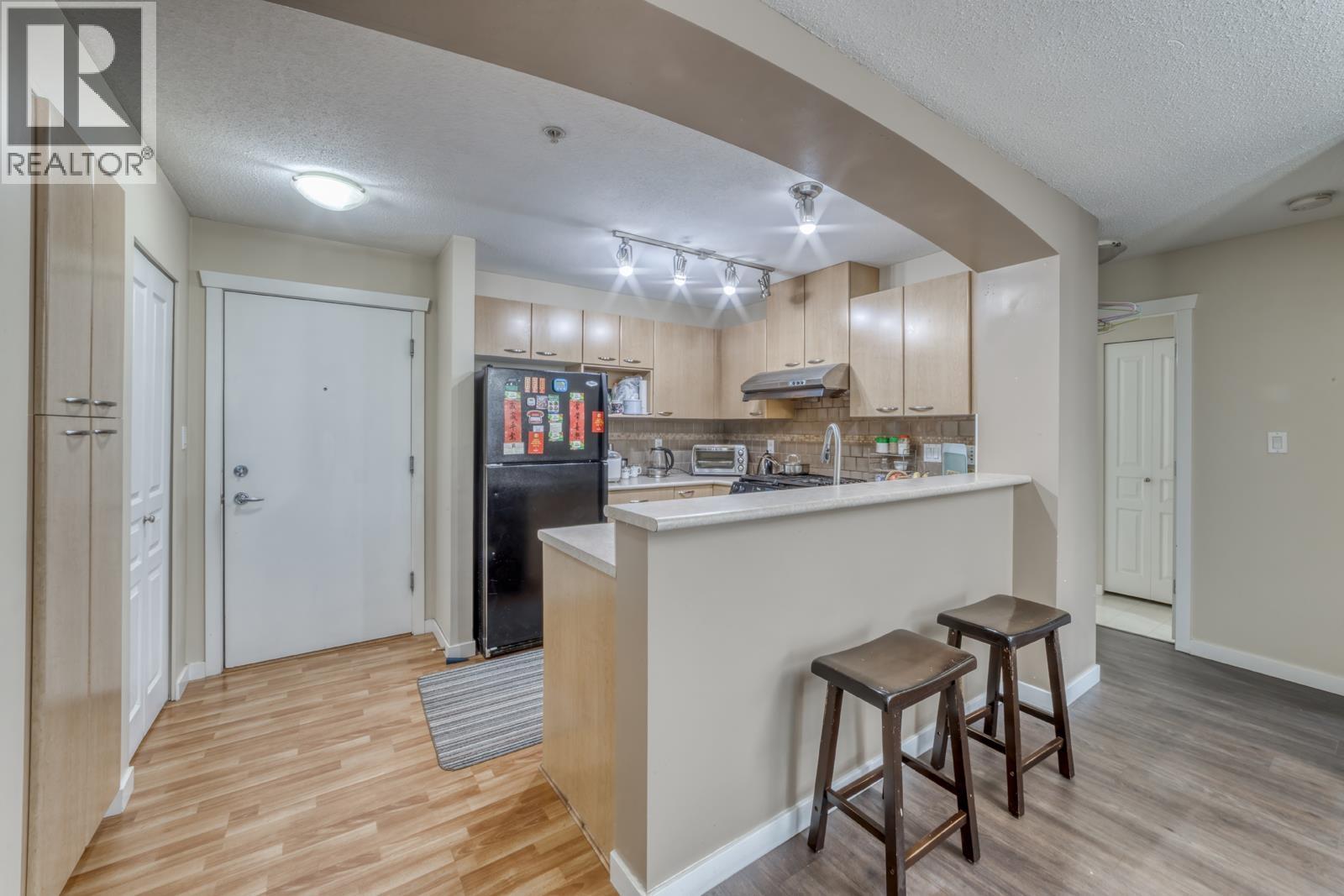 314 2958 Silver Springs Boulevard Property Photo 2